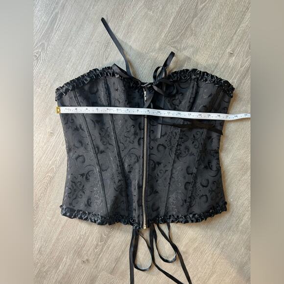 black silky floral intricate  corset with ties- silver hardware- no brand - Picture 6 of 13
